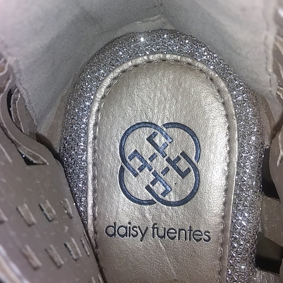 Wedged Sandals, 100% Blinged Out,Beautiful Gold. - Picture 6 of 6